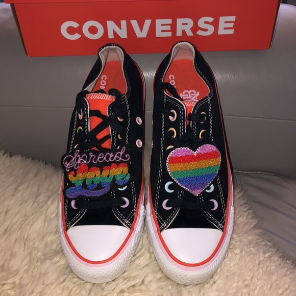 Women’s Converse by Millie Bobby Brown size 7 - Picture 2 of 4